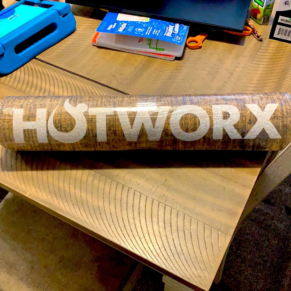 NEW HOTWORX Mat